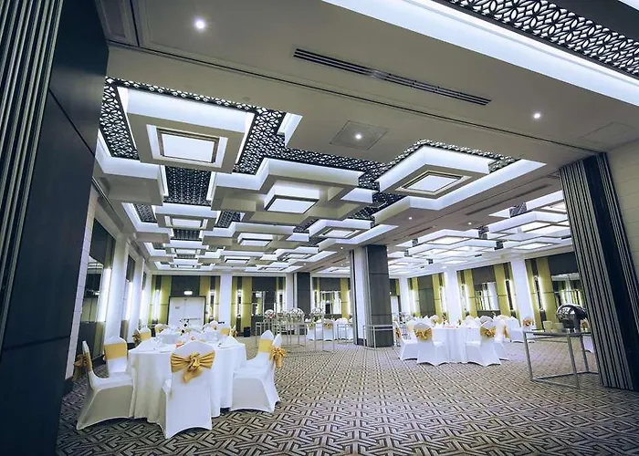 Top Ayla Bawadi Hotel & Mall Al Ain