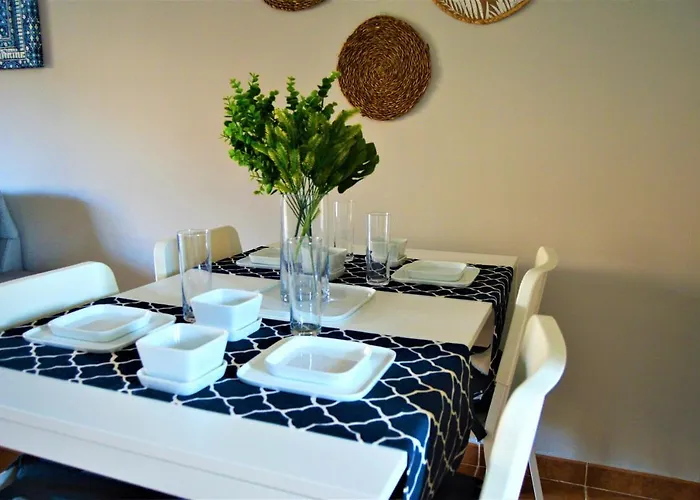 Bonito apartamento con jardín privado en Novo