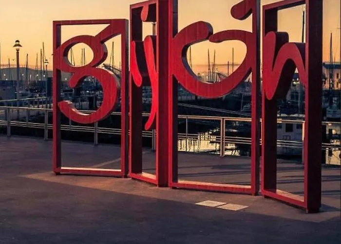 Alojamientos Muelle de Gijón