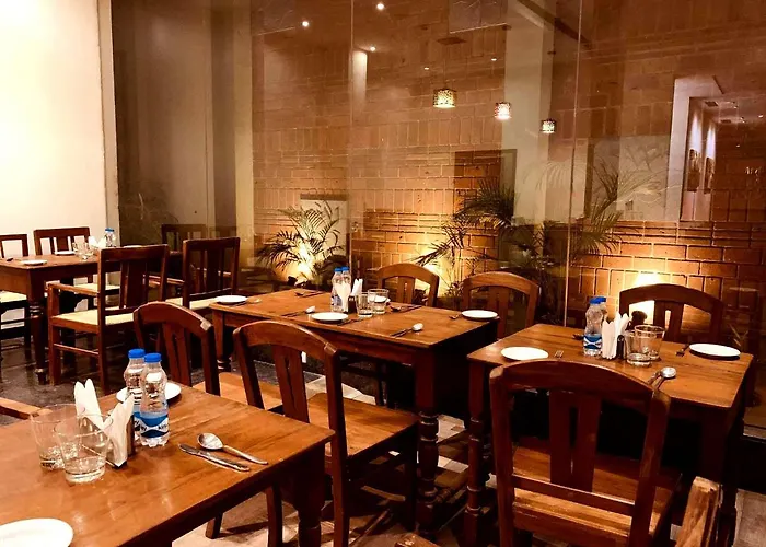 Hotel Sabareesh Park