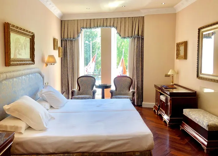 Hotel Alameda Palace