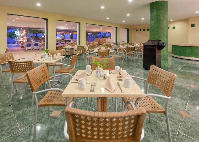 HS HOTSSON Hotel Acapulco