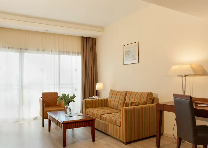 Ajax Hotel