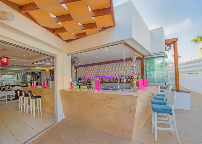 New Famagusta Hotel & Suites