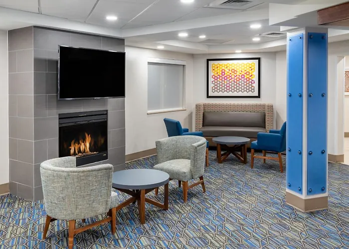 Holiday Inn Express & Suites Colorado Springs-Airport By Ihg