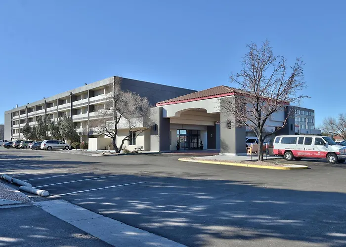Ramada By Wyndham Albuquerque Midtown