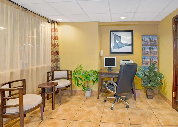 Super 8 by Wyndham El Paso Airport