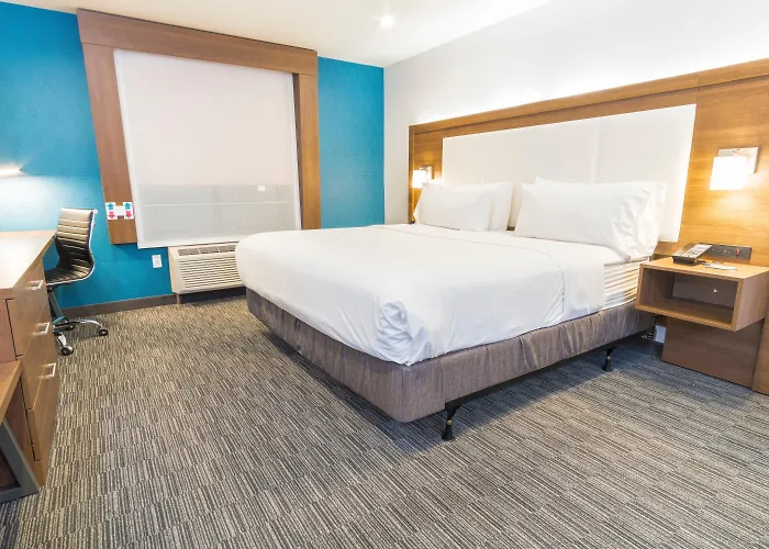 Holiday Inn Express Hollywood Walk Of Fame By Ihg