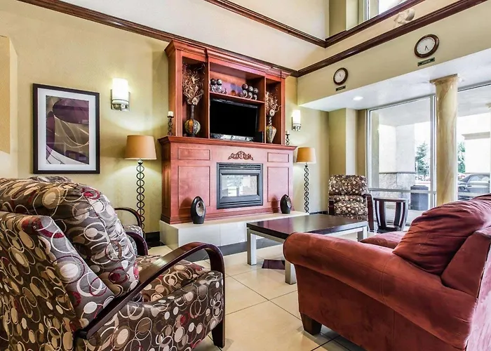 Comfort Suites Bakersfield