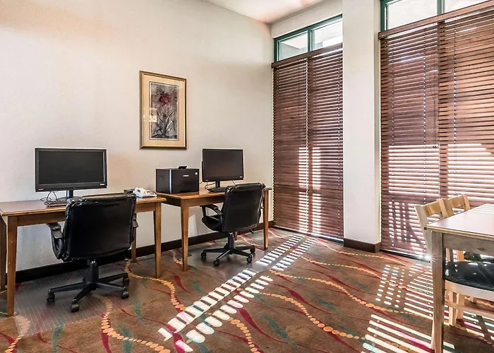 Clarion Suites At The Alliant Energy Center