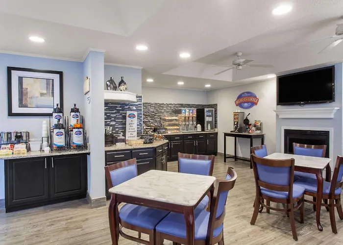 Baymont By Wyndham Jacksonville/Butler Blvd