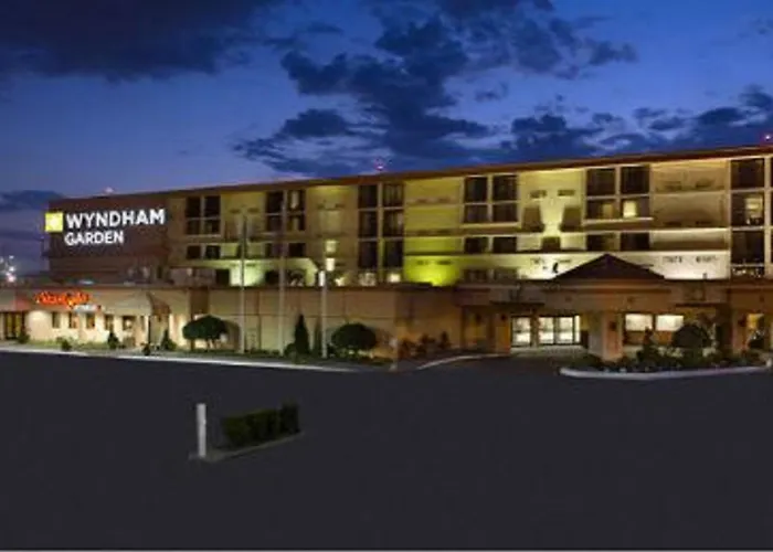 Wyndham Garden Hotel Newark Airport