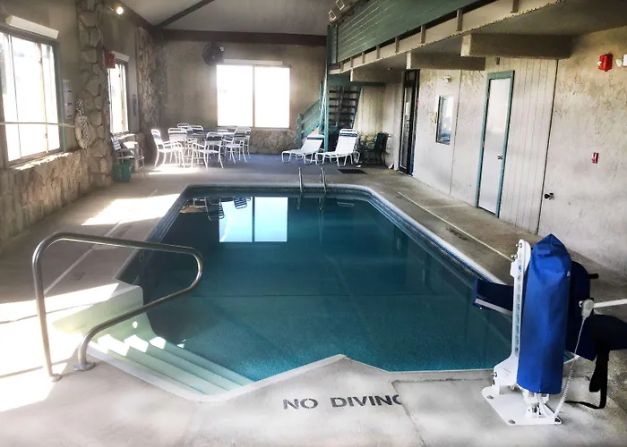 Super 8 By Wyndham Petoskey
