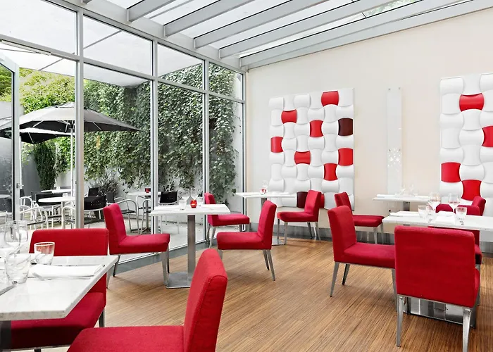 Mantra Charles Hotel