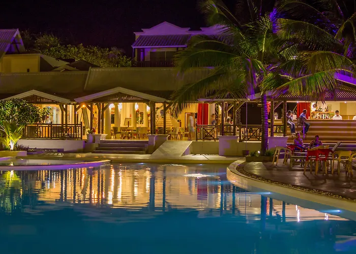 Le Peninsula Bay Beach Resort & Spa