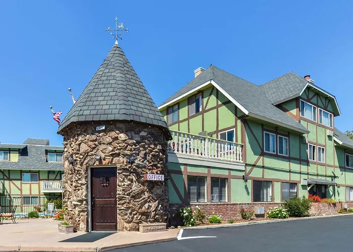 Svendsgaard's Lodge- Americas Best Value Inn&Suites