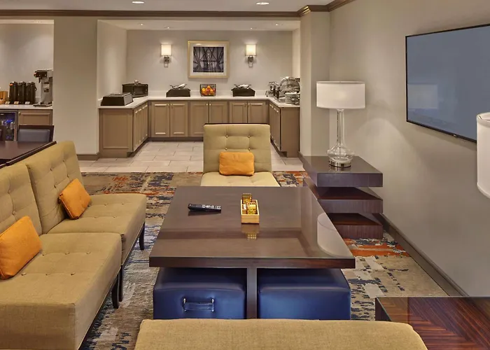 Doubletree By Hilton Little Rock