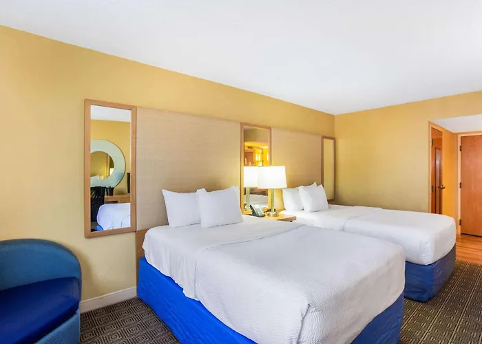 La Quinta By Wyndham Sarasota Downtown