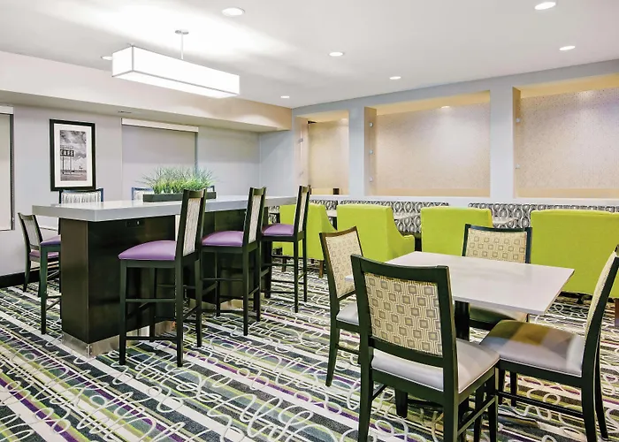 La Quinta Inn & Suites By Wyndham The Woodlands/Spring