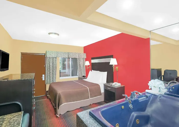 Howard Johnson By Wyndham North Bergen
