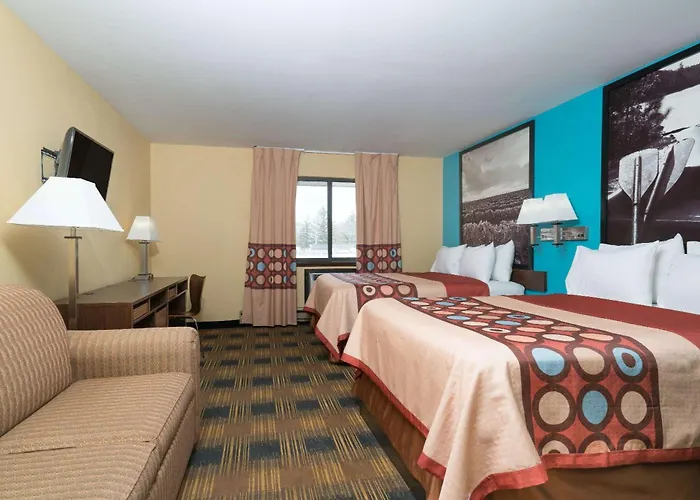 Super 8 By Wyndham Rochester Mayo Clinic Area