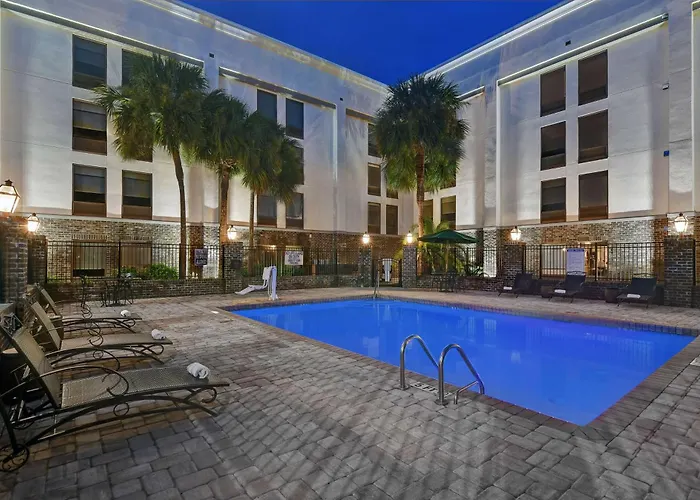 Hampton Inn Patriots Point