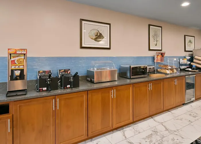 Lighthouse Suites Inn