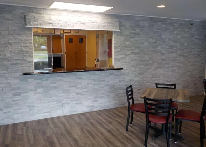 Best Western Plus Stevens County Inn
