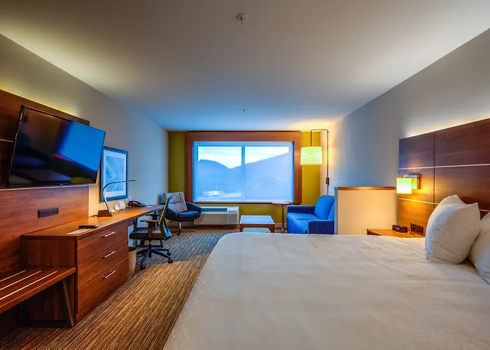 Holiday Inn Express & Suites Reedsville - State Coll Area, An Ihg Hotel