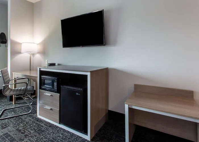Baymont By Wyndham Madison