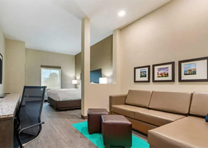 Coral Pointe Sarasota, An Ascend Collection Hotel