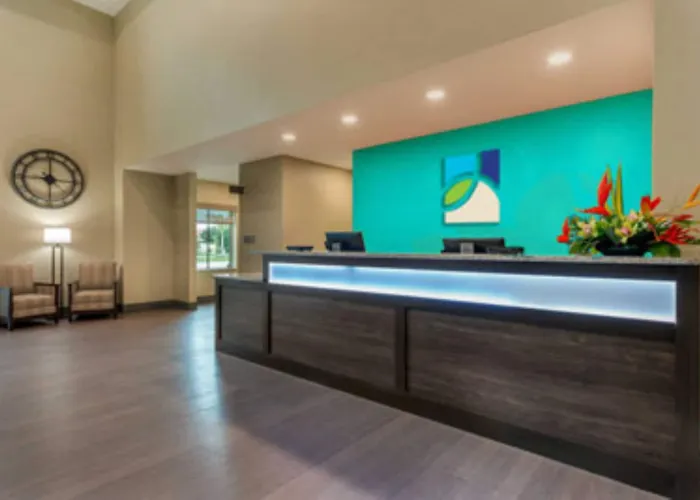Coral Pointe Sarasota, An Ascend Collection Hotel