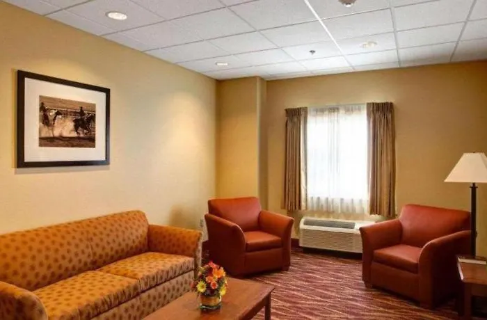 Rodeway Inn & Suites