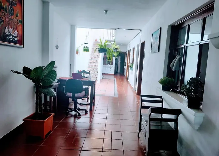 Francisco'S Rest House Hotel