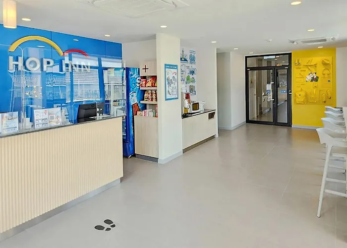 Hop Inn Nan