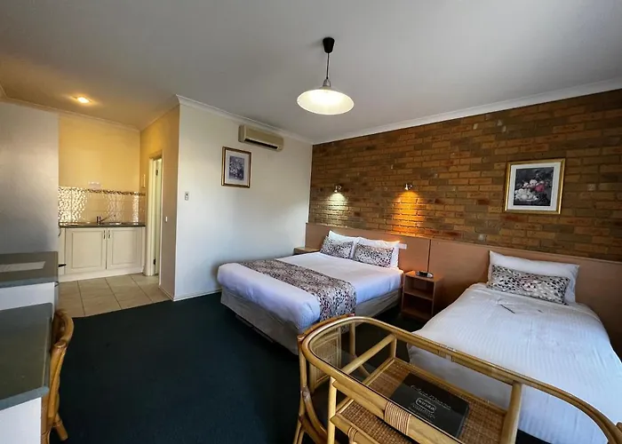 Riverpark Motel
