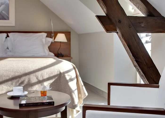 Hotel Restaurant Famille Bourgeois "La Cote Des Monts Damnes"