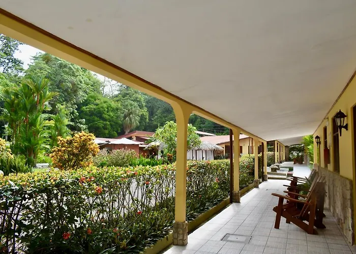 Espadilla Gardens Hotel