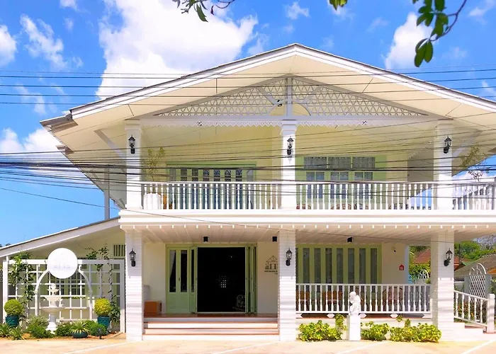 Zane Balcony House Ranong Hotel เซน บัลโคนี่ เฮ้าส์ ระนอง