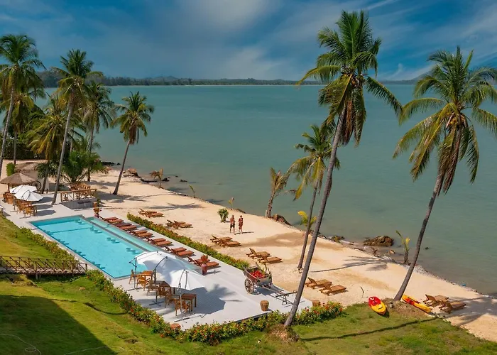 Coconut Grove Resort