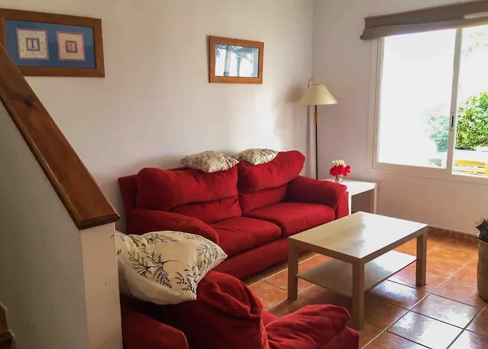 Three Bedroom House By The Sea