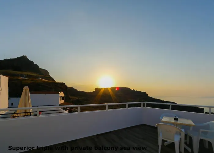 St. Paul'S Bay View Suites
