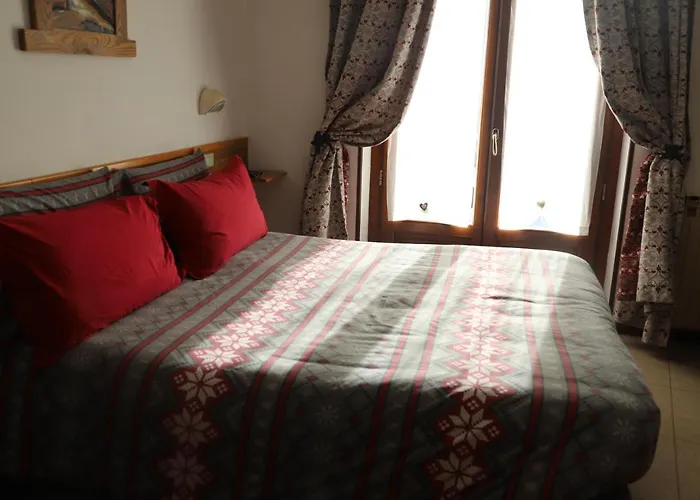 Hotel Bucaneve