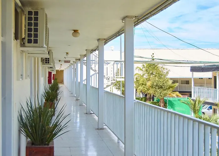 Hotel Del Alba Inn & Suites