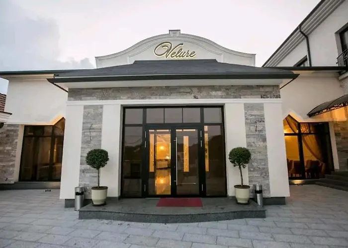 Hotel And Restaurant Velure