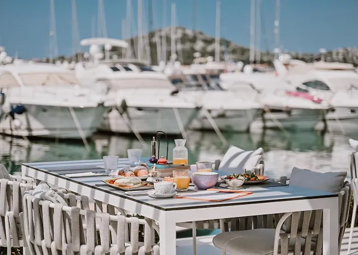 Hotel Stomorin-Marina Hramina