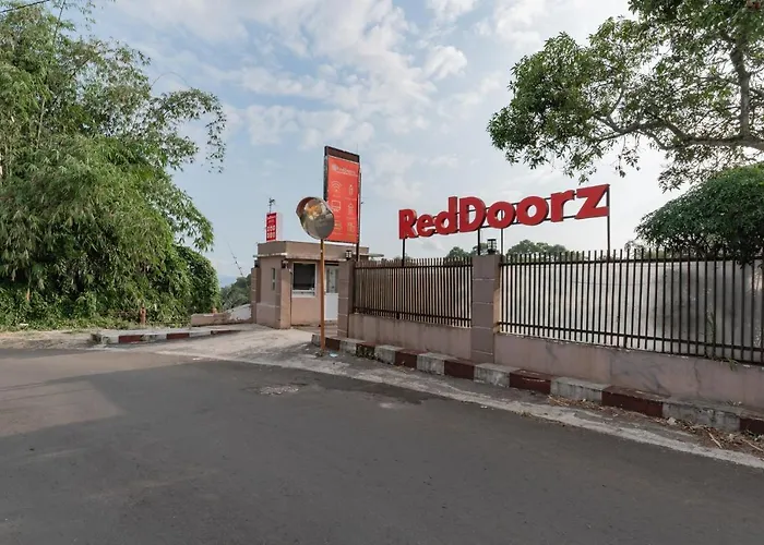 Reddoorz Syariah Near Rs Hermina Sukabumi