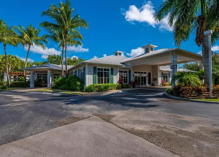 Golf Condo- Resort Pool- Lakeview- 10Mi To Beaches