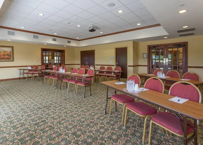 Holiday Inn Express & Suites Lexington North West-The Vineyard By Ihg