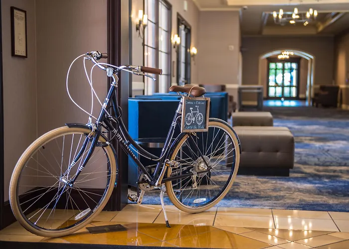Juniper Hotel Cupertino, Curio Collection by Hilton